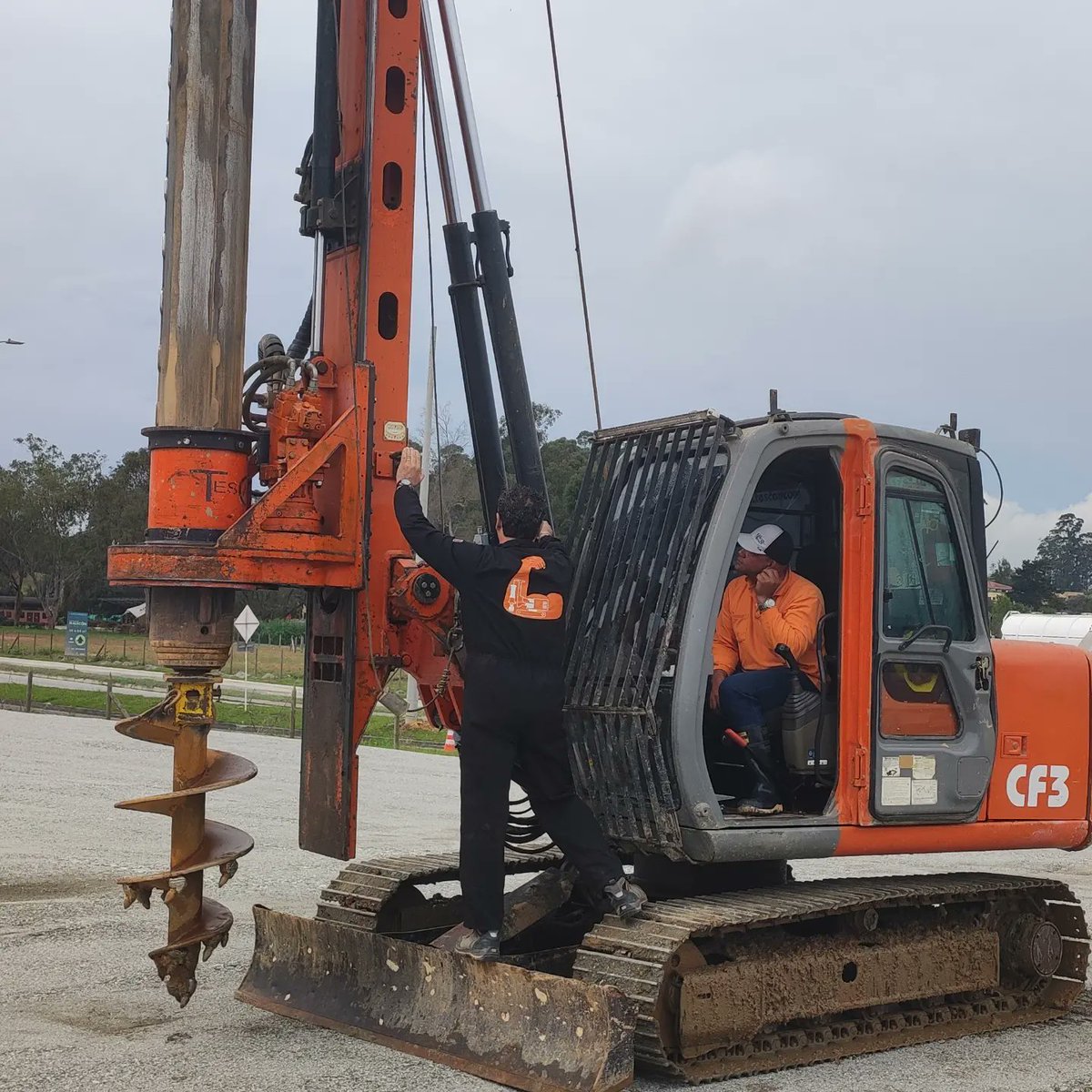 mgmining's tweet image. Siempre estamos al lado de nuestros clientes, estamos dando servicio de acompañamiento a una Piloteadora Tescar CF3 año 2016 cerca a Medellin. #mgmining #piloteadora #tescarcolombia #cimentaciones