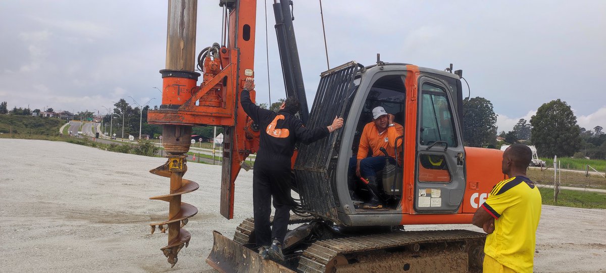 mgmining's tweet image. Siempre estamos al lado de nuestros clientes, estamos dando servicio de acompañamiento a una Piloteadora Tescar CF3 año 2016 cerca a Medellin. #mgmining #piloteadora #tescarcolombia #cimentaciones