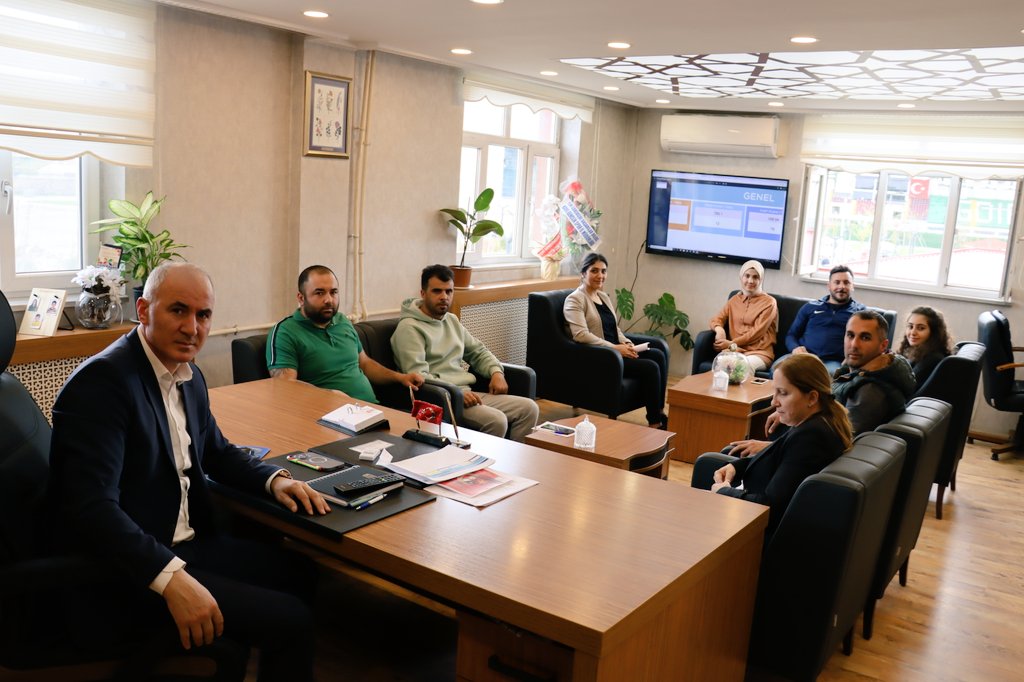 1️⃣. 
📌Iğdır GSİM
      📍İl Müdürlükleri Karnesi
          🔷️Spor Hizmetleri Birimi;

🔸️Türkiye Genel Sıralaması 1️⃣2️⃣.si

🔹️Spor Projelerine Katılan Sporcu Sayısının İl Nüfusuna Oranında Türkiye 1️⃣.si

🔸️Sporcu Kartı Sayısının İl Nüfusuna Oranında Türkiye 3️⃣.sü