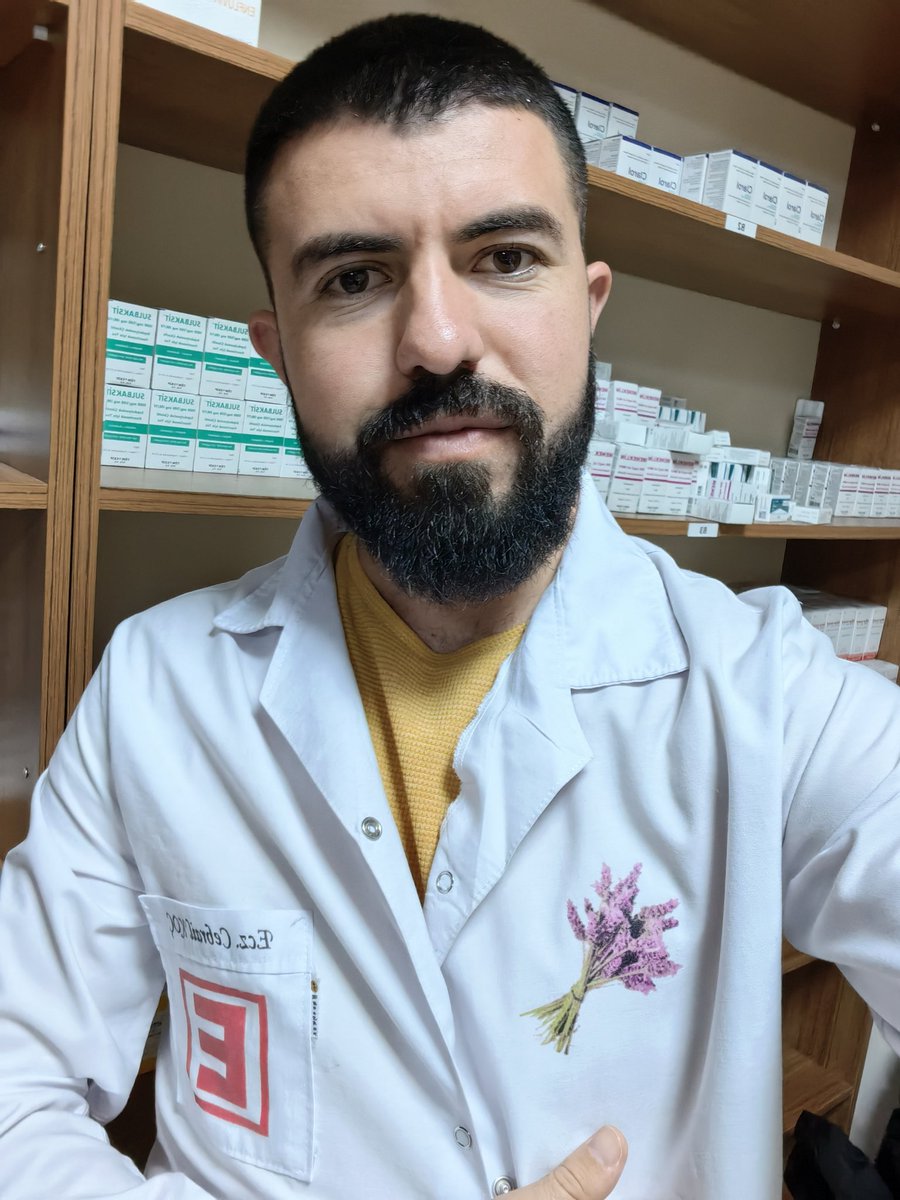 Eczanemiz yok ama biz de önlük giyiyoruz😁 #kamu_eczacisi