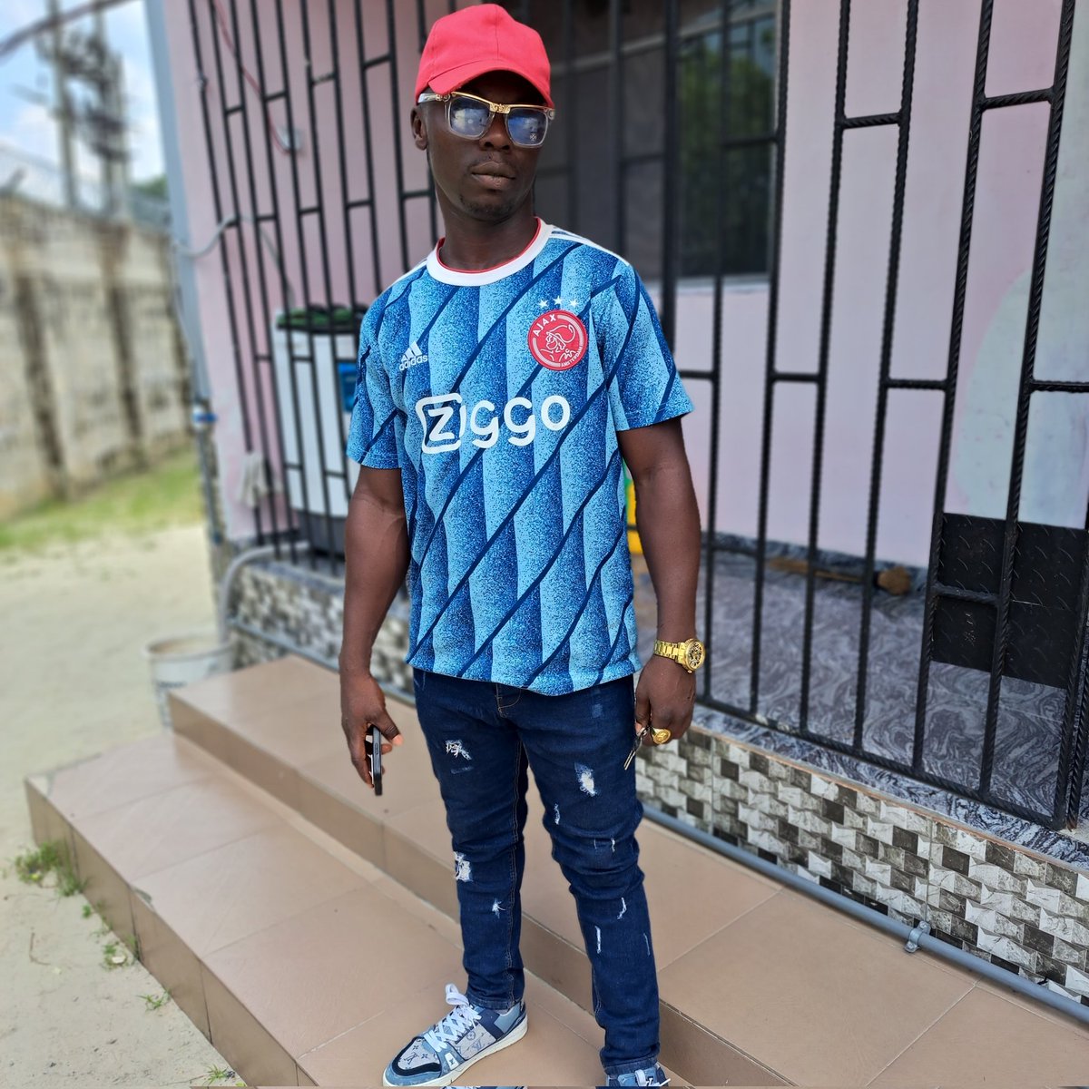 Prince_Osward10's tweet photo. #NewProfilePic https://t.co/N1649U7zAz