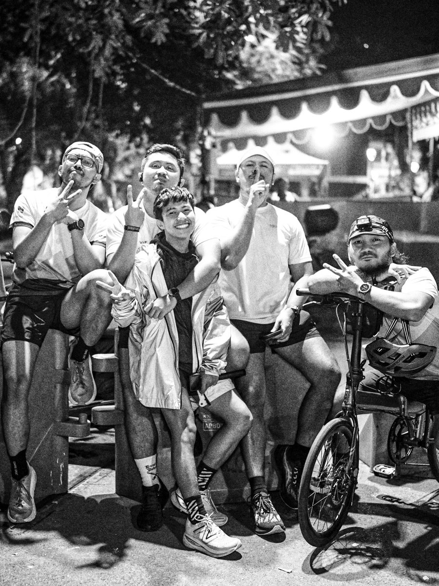 ikramwiese's tweet photo. Yang di Surabaya & sekitarnya boleh gabung bareng kami besok.
Titik kumpul: RS. Darmo Surabaya, pukul 21:30WIB
WEAR SOMETHING LIGHT! #SahuRun Vol.3 👋🏻 https://t.co/lW8xNTqJ8b