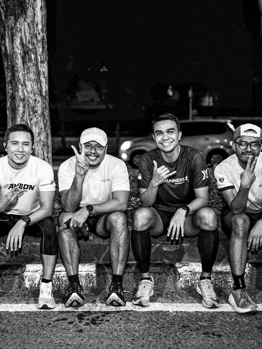 ikramwiese's tweet photo. Yang di Surabaya & sekitarnya boleh gabung bareng kami besok.
Titik kumpul: RS. Darmo Surabaya, pukul 21:30WIB
WEAR SOMETHING LIGHT! #SahuRun Vol.3 👋🏻 https://t.co/lW8xNTqJ8b