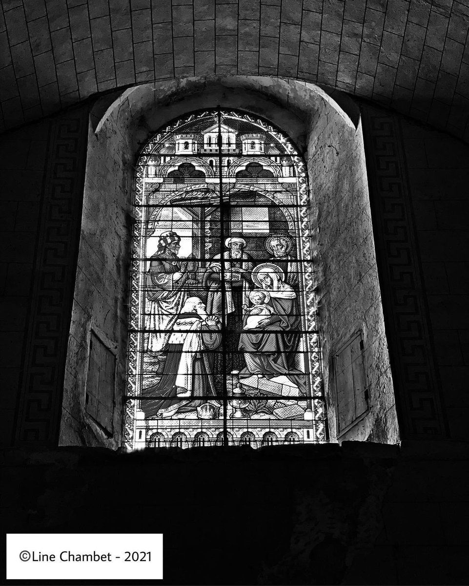 Line_Basim's tweet image. 📷 by myself. (2 years ago)
#eglisesaintmartin #besson #allier #auvergne #france #vitrail #photography #blackandwithe #iphone12promax #byme #memories