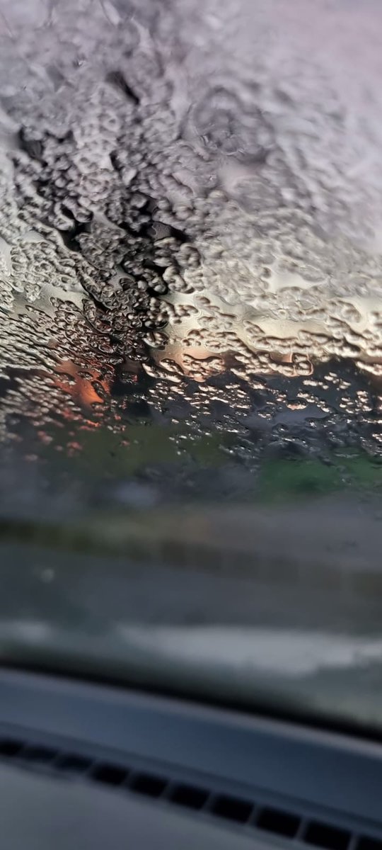 adaretidytowns's tweet photo. Cleared frost off windscreen to head out to prepare @AdareVillage for #TLC8 at 6.45am.   stunning morning for a #CleanUp    Slow down on the roads this morning lots of #volunteers out picking litter for @TLC_Limerick 
@aaroadwatch 
@TidyTownsIre @LimerickEnviron @LimerickCouncil https://t.co/oyQXaFTgbj