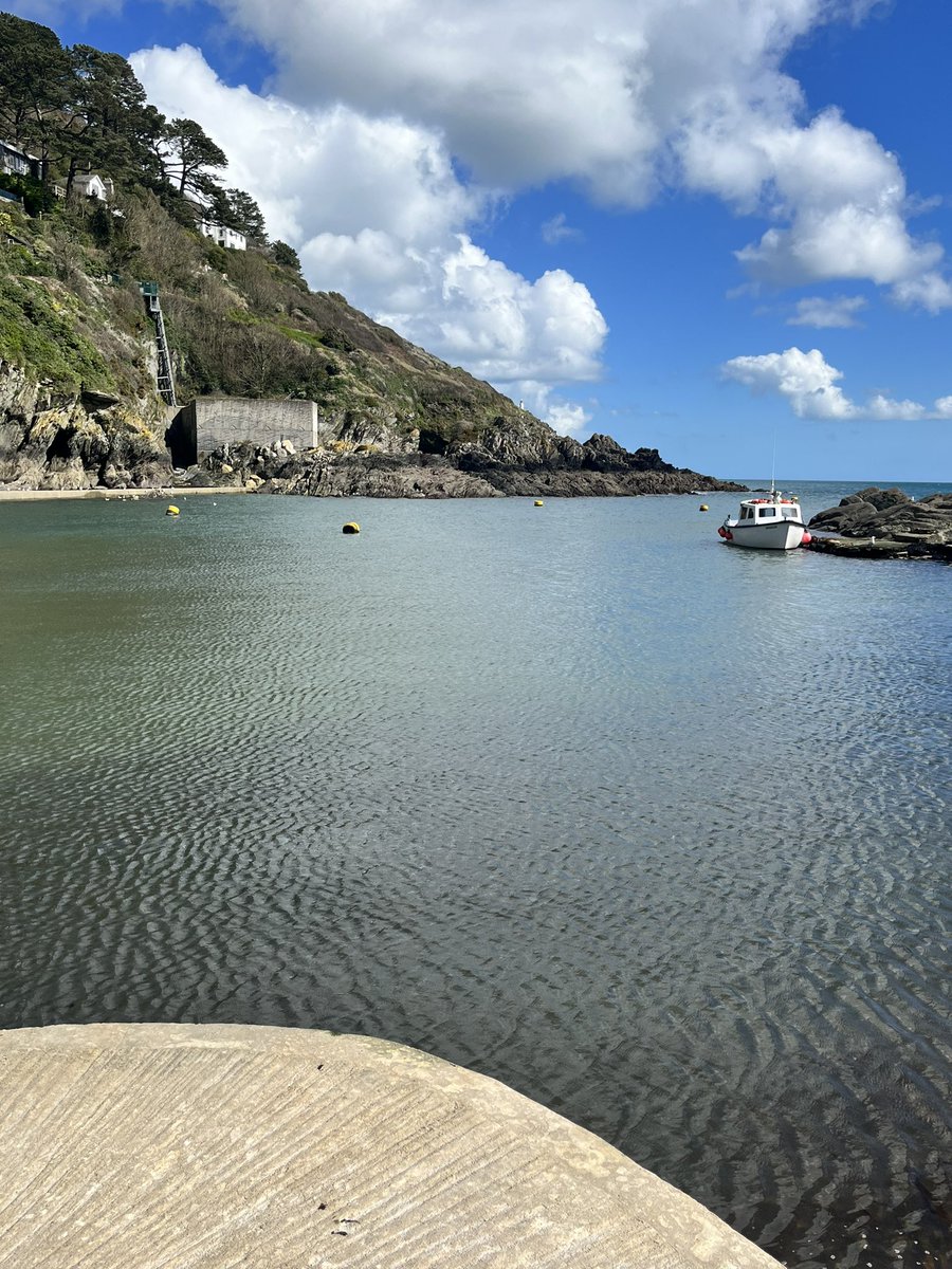 MaudValet's tweet photo. Polperro ☀️🇬🇧 https://t.co/eY9zWSkAmW