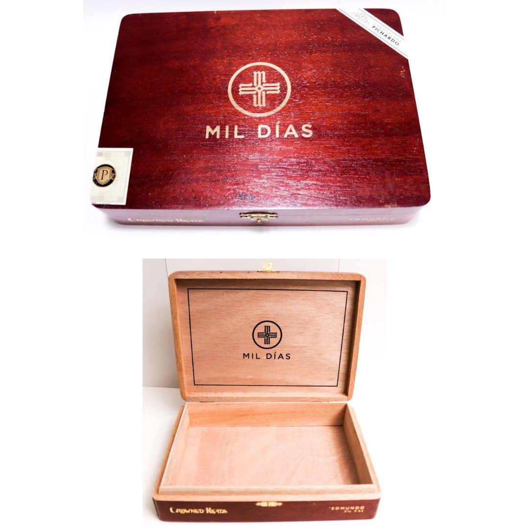 QualityCigarBox's tweet photo. Mil Dias beautiful cedar stained wood box. A simple design makes this keepsake seem at home in both a more professional setting as well as in a home.
Measures 9" x 6.25" x 2"
https://t.co/BIwEPGFUw7
#mildias #thousanddays #woodbox #beautiful #elegant #highend #decor #cigarbox https://t.co/BSzUVctGjE