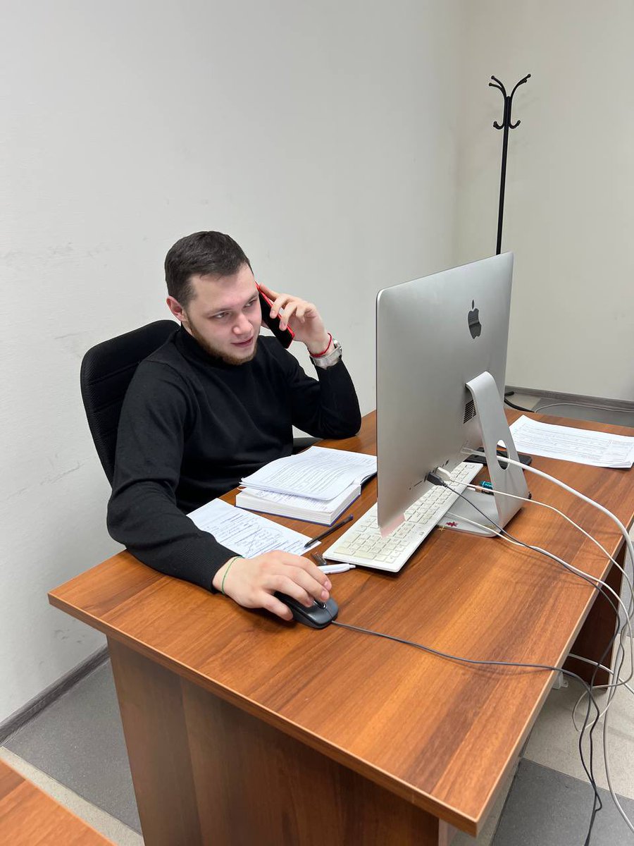 sharovatykh's tweet photo. Деньги давайте бумажные https://t.co/dk8nw6NkZf