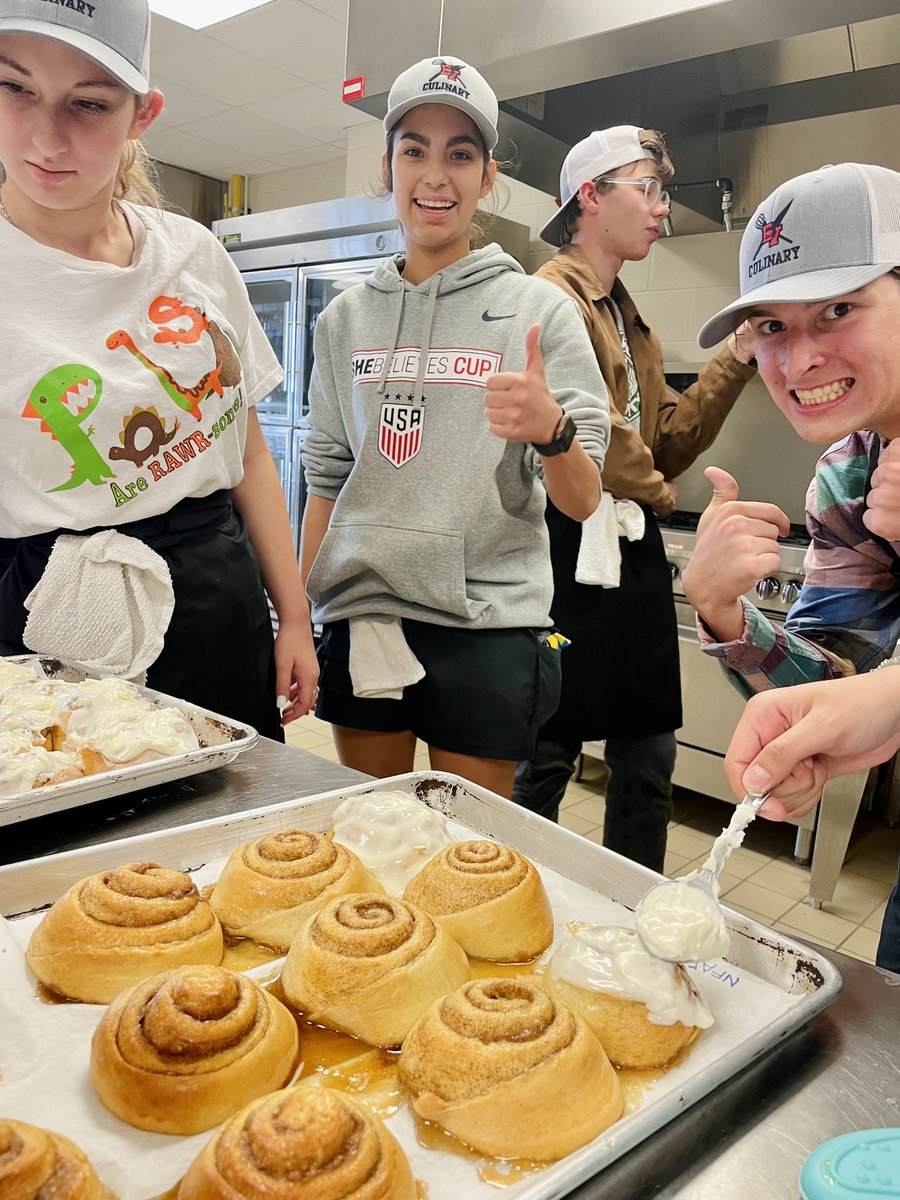 GISD_Culinary's tweet photo. We have been learning all about yeast doughs! The kitchen was filled with the aroma of fresh bread and cinnamon rolls all week!! Love it!! 🥖 🍞 😀 https://t.co/NMnWb1Ymmj