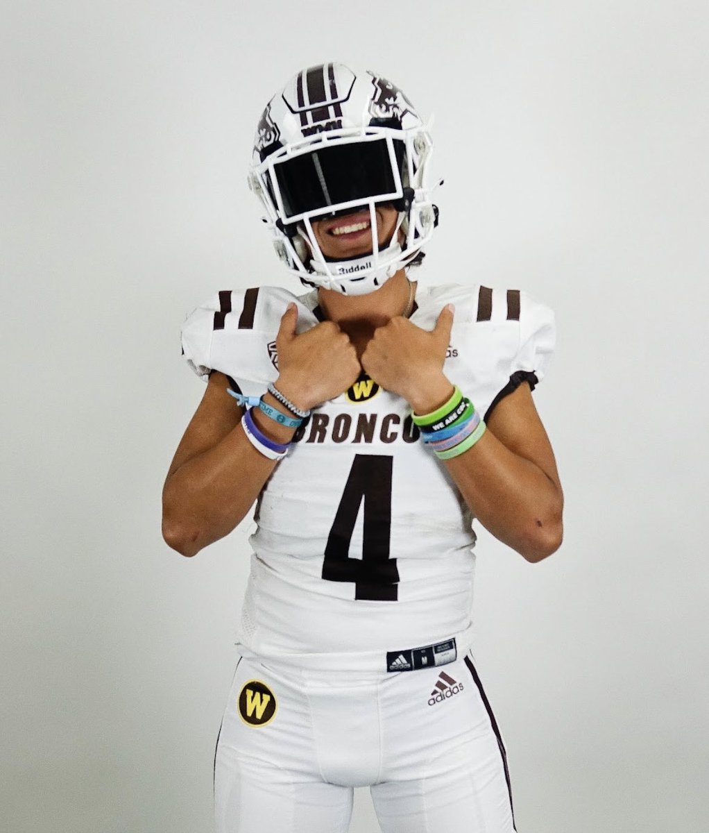 antonioemeza's tweet photo. Had a great visit today and formed some great relationships at Western Michigan, thank you for having me and can’t wait to be back ! @LittrellJosh @CoachBCosh @Gaizka_WMU @CoachMillz_ @BDammone @cleroy3 @team7v7 @CoachSalinasEW @4thQtMentality @coach_pounds @YVQBacademy https://t.co/kqV4wqoSZQ