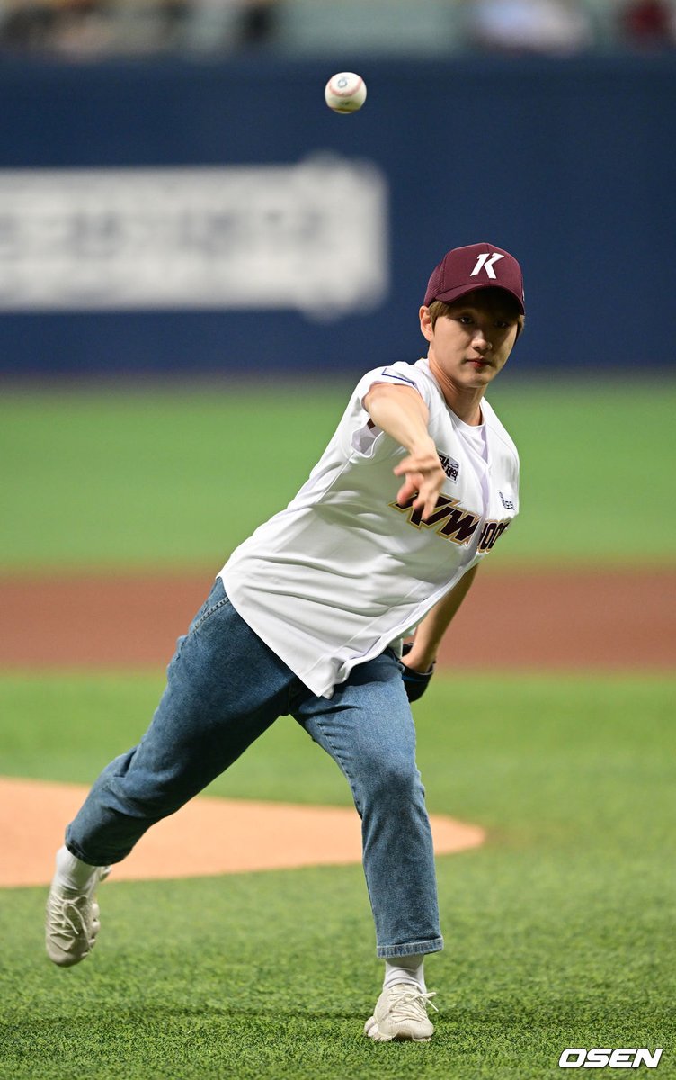 【PHOTO】Golden Child ジュチャン、始球式に登場…愛嬌たっぷりの頬ハート
news.kstyle.com/article.ksn?ar…

#GoldenChild #ジュチャン