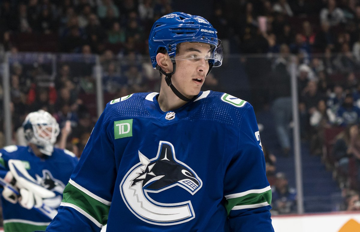 First NHL assist.
First NHL point.

Congrats Hirose! 🍎