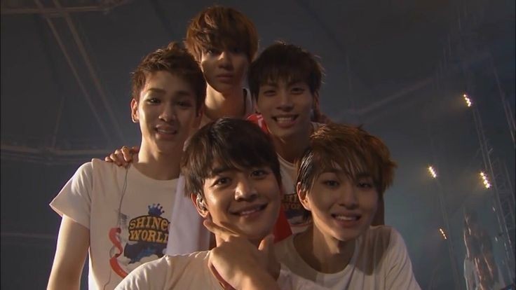 kibumkeyk_'s tweet photo. Old #SHINee pics you didn't ask for but here you go 🩵 https://t.co/tIsq8i2y6C