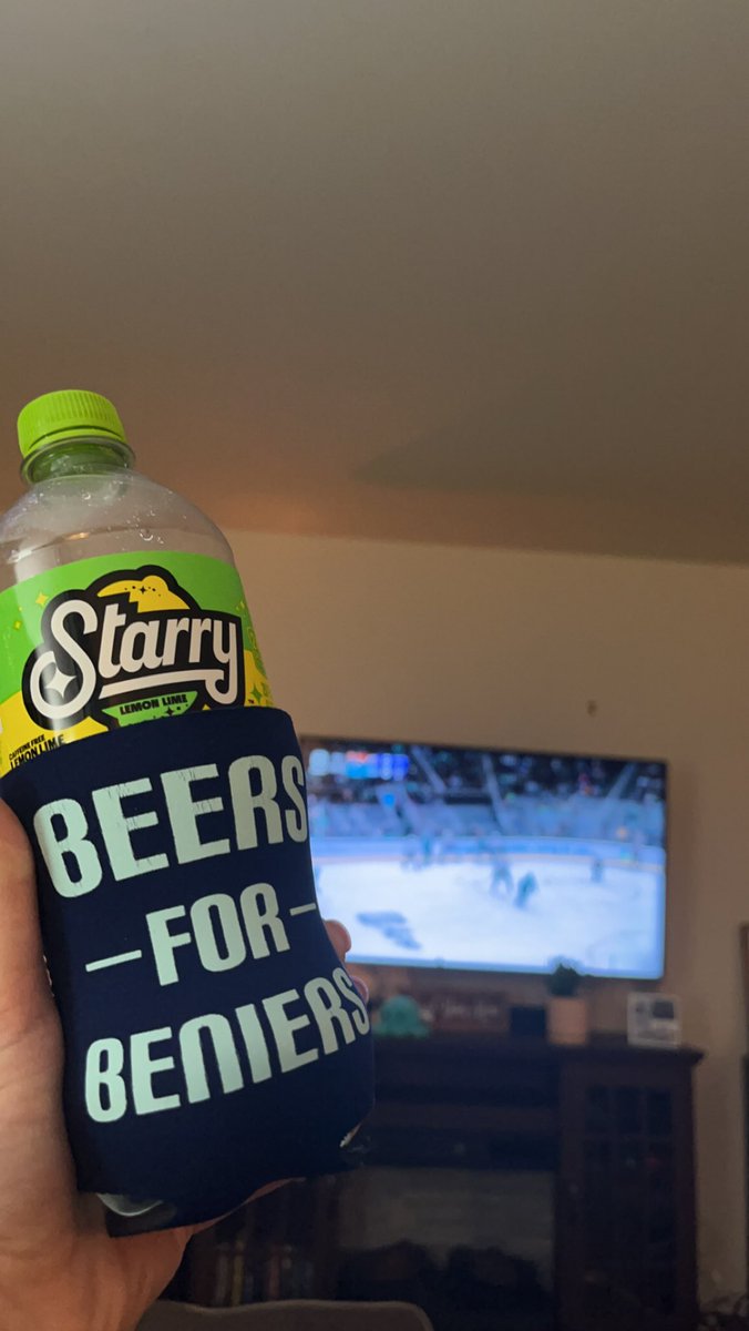 Amandahhh17's tweet photo. Iโm READY! ๐๐ผ #BeersForBeniers #withsoda #SeaKraken @KrakenPod https://t.co/3BxTngnSL7
