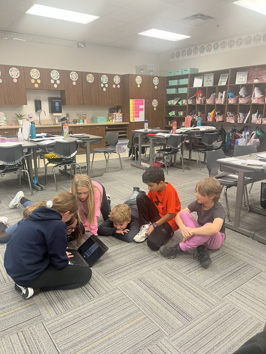 KeleyWilton's tweet photo. We love it when Hope Squad visits us! They got to play Wordle together 💕 https://t.co/9PMeiWmuq9