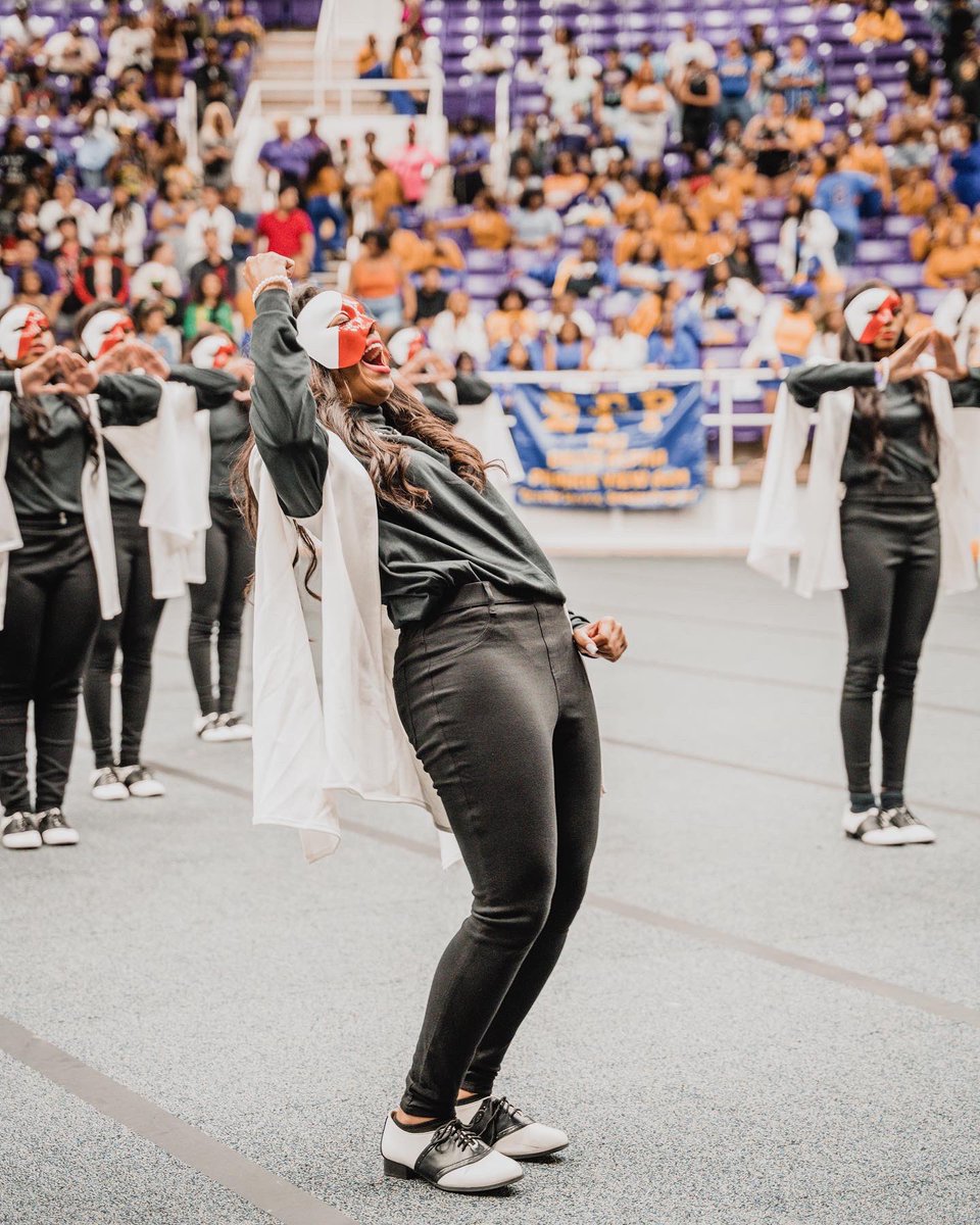 liddotee_'s tweet photo. To my neos, R.E.D.emption, you ladies have touched my heart deeply. It has truly been an honor leading you to DeltaLand, &amp; a privilege to bring you through Eta Beta. The REAL WORK begins now, and I have no doubt that y’all will make me proud. The yard is yours, hold it down! 🔺 https://t.co/lXXiDPM0mJ