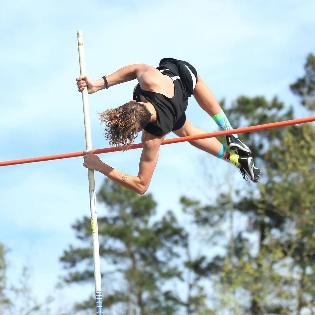 gotoleftfield's tweet photo. #Left overs:
Air, craft | https://t.co/JGiIEk3G6b | #canon #track #sports #photography #polevault #highjump #hurdles | #GetLeft https://t.co/BNZOCWJXYA https://t.co/oEqn9W9l5p