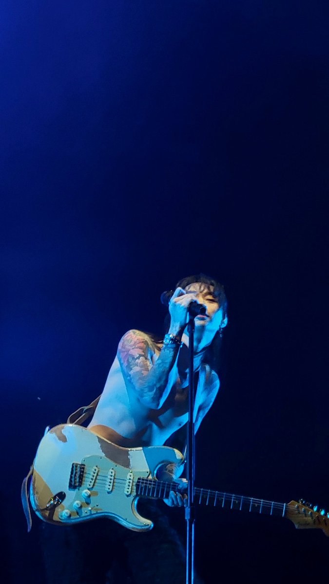 sswtkth's tweet photo. post concert depression is real🥲🥲 this was my first concert and it was amazing,, seeing keshi was UNREAL https://t.co/2t3sucDfBh