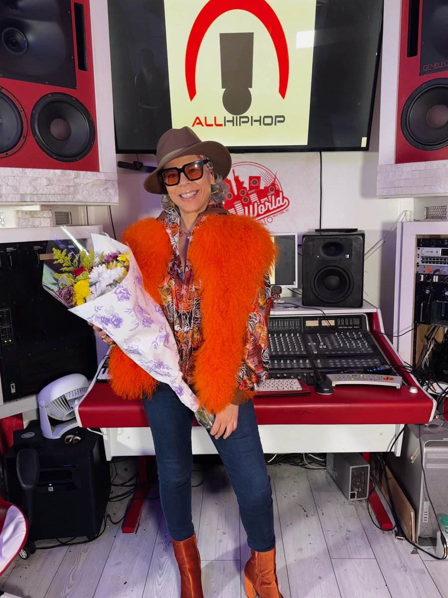 chuckcreekmur's tweet photo. Shout out to @theaprilwalker, the iconic fashion magistrate, who shared some serious jewels on our latest podcast. She founded Walker Wear and styled the likes of Tupac & Biggie to give some perspective. She still flourishing with #WalkerWear. CC @allhiphopcom https://t.co/ePcXAeLwVb