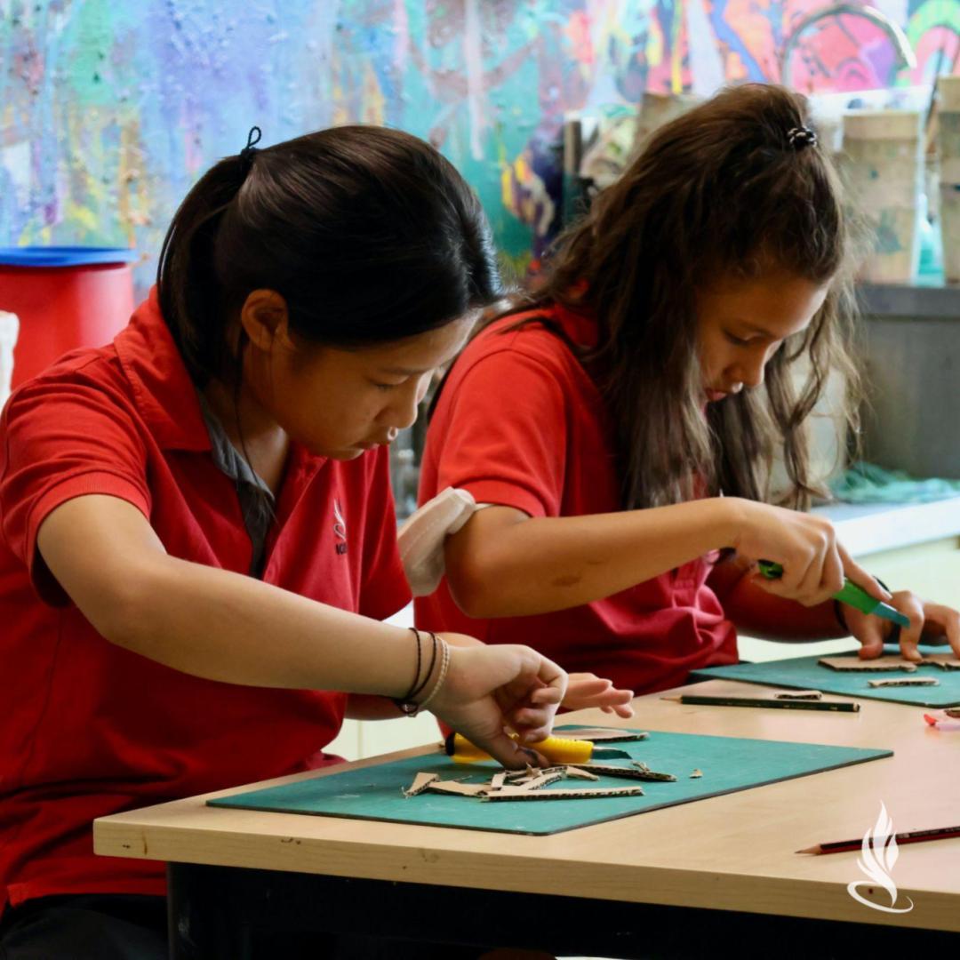 IGBintschool's tweet photo. #ExtracurricularActivity: Arts and Crafts after school
Our students worked with different themes each week for #ArtsAndCrafts. They definitely had #Fun creating #Unique and #Creative art pieces using materials such as paper, cardboard and paint with their peers.
🤗🎨🖌️ https://t.co/QMkxJSJGUI
