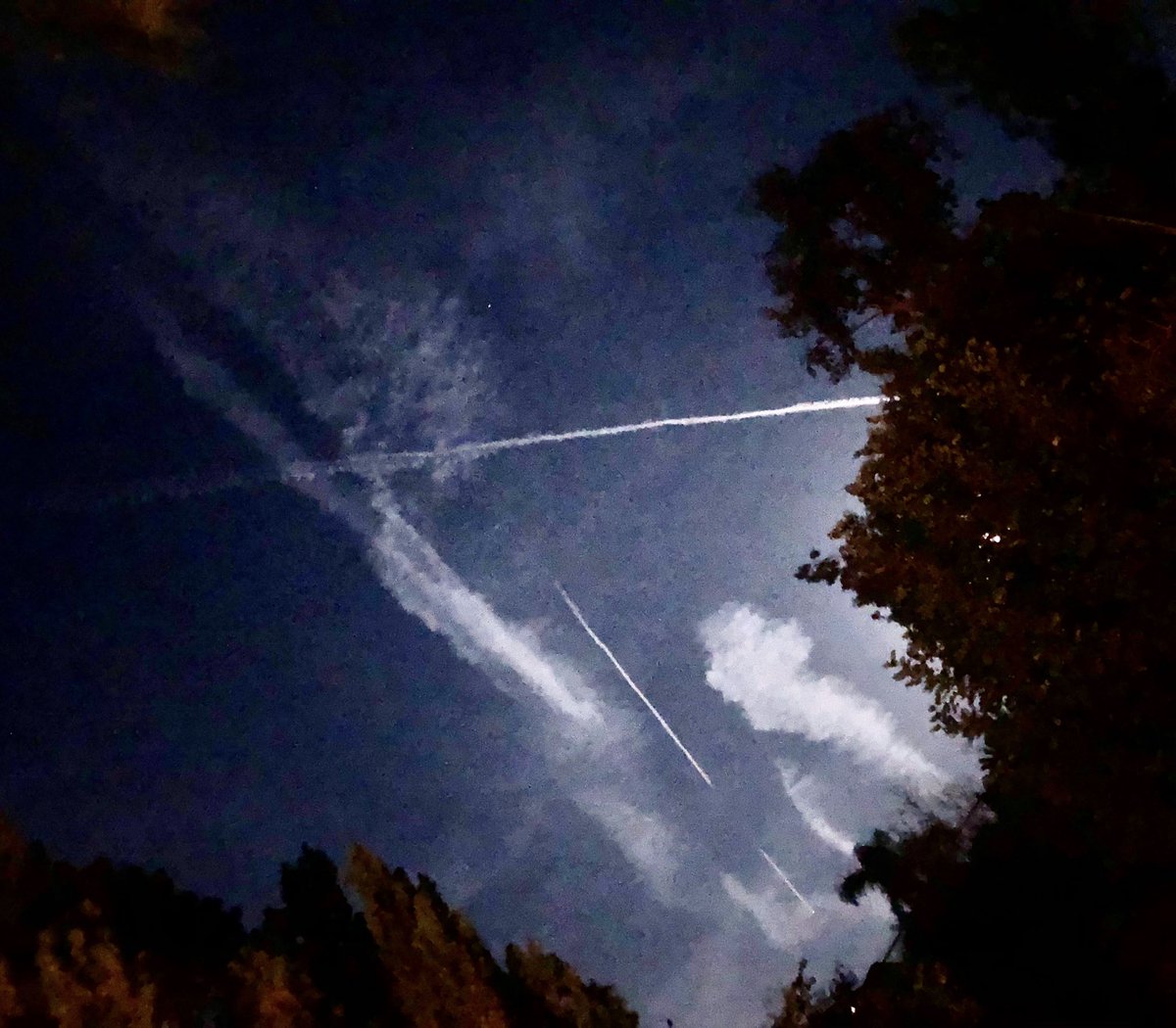 TheUnknownMous1's tweet image. #ClimateChanged #Geoengineering Riverside Co, CA. Apr 6,2023. 10 PM. The jets sprayed the valley with large. Xs until after 3AM. New clouds.