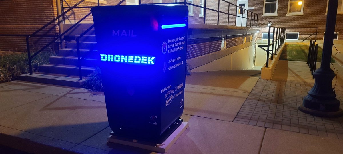 arrive_ai's tweet photo. #healthcare #healthtech #medops #logistics #supplychain #delivery #shipping #smart #mail #automation #autonomy #ai #machinelearning #drones #dronedelivery #deliverydrones #deliverynetwork #automatednetwork #uav #uas #robotics #tv #television #infomercial #cnbc #undercoverboss https://t.co/i76Zdz98rr