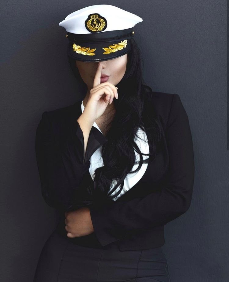 صباح النور على البلور🌹❤️🥰
وحشتوني ❤️❤️
جوالي انسرق ورجعته الحمد لله 😕😒
#صباح_الخير_والسعاده_للجميع #متابعيني