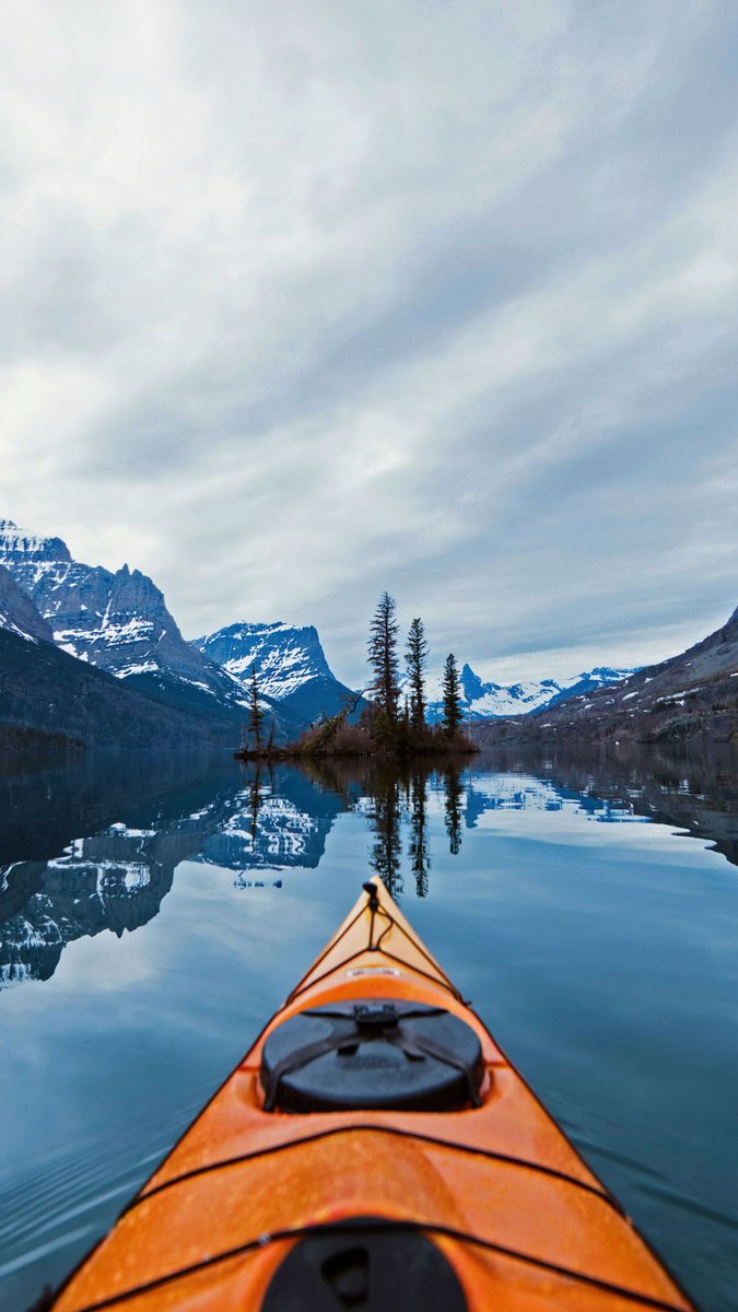 soberoutdoororg's tweet photo. Where are you rowing to? 

#sober #soberoutdoors #recovery #sobercurious #outdoors #kayak #backcountry #recoveryispossible #soberposse #aflife #alcoholfree https://t.co/veaF43ULg9