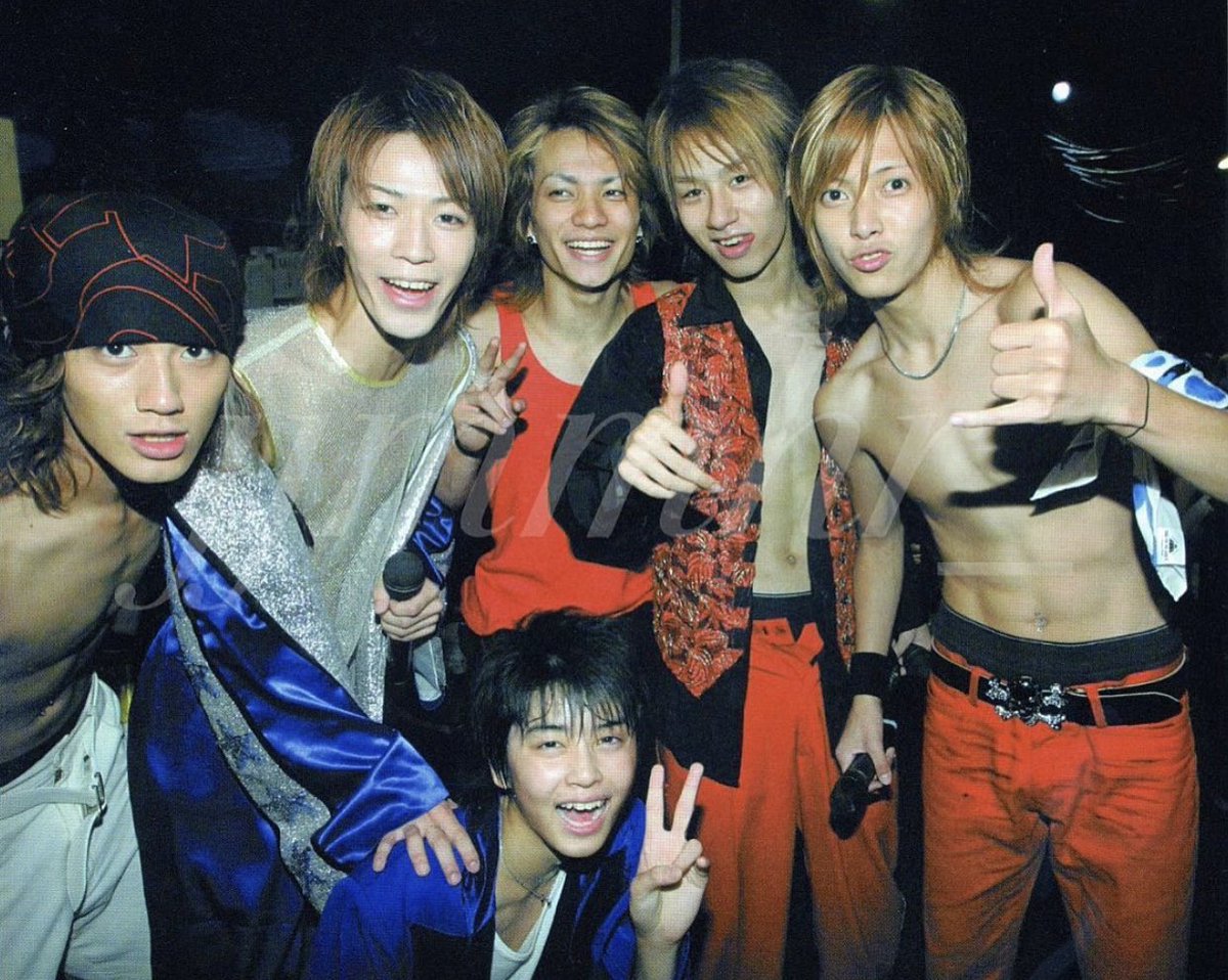 gdntbaby's tweet photo. おうちでもギャルの妹がいてメンバーもタイプ違うギャルで懐いてくる後輩もギャルばっかりで  沖縄であかにしくんとクラブ行こうとしてサンダルがドレスコード引っかかって入れなかったからそのまま2人で沖縄散歩した男だから  陰キャとかぜってえ言わせねえから https://t.co/sbDKCmG8fS