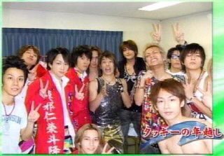 gdntbaby's tweet photo. おうちでもギャルの妹がいてメンバーもタイプ違うギャルで懐いてくる後輩もギャルばっかりで  沖縄であかにしくんとクラブ行こうとしてサンダルがドレスコード引っかかって入れなかったからそのまま2人で沖縄散歩した男だから  陰キャとかぜってえ言わせねえから https://t.co/sbDKCmG8fS