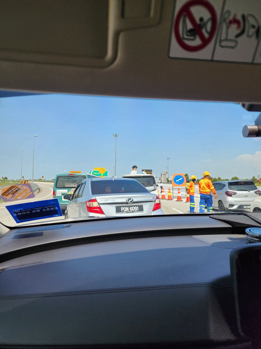 HarwaniSiti's tweet image. Second bridge tutup sebab agong berhenti ambil gambar tgh bridge..boss, saya nak kejar flight ni 😪😭 #secondbridge
