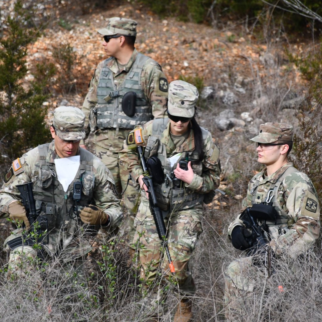 MoStateArmyROTC's tweet photo. Today the Bear Battalion conducted a Platoon Raid for lab. This was also our first taste of training in dense vegetation and the everyone adapted and took the change so well. Way to lead from the front! 
Pc: Maya Huffman helped make a excellent second photographer!
#BeAllYouCanBe https://t.co/27jQMzuIRL