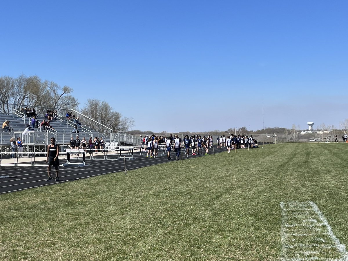 sabercattrack's tweet photo. What a beautiful day for a track meet!!! Thank you to everyone that came out to support us!! #mySTrocks @_STMS233 @pebubba @sabercathoopsq https://t.co/yHMBcw56LO