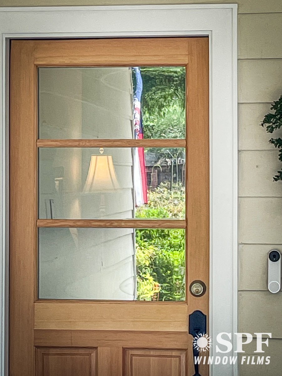 SPFWindowFilms's tweet image. Our most requeted job is for front door privacy film.  Here the 3M Night Vision 15% is showing it&apos;s value. .-#3MWindowFilm #SPFWindowFilms-Interested in something like this? Call and talk to one of our team members! Office 601-255-0257