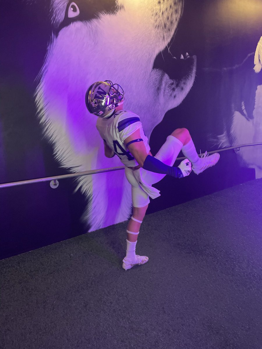 Bow Down 🐺#goskis #bowdown #unofficial <a href="/KalenDeBoer/">Kalen DeBoer</a> <a href="/WilliamInge1/">Coach William Inge</a> <a href="/litten_andy/">Andy Litten</a> <a href="/CoachDitmore/">Tyson Ditmore</a> <a href="/HHSathleticsAZ/">Horizon Huskies Athletics</a> <a href="/JUSTCHILLY/">Just Chilly</a>