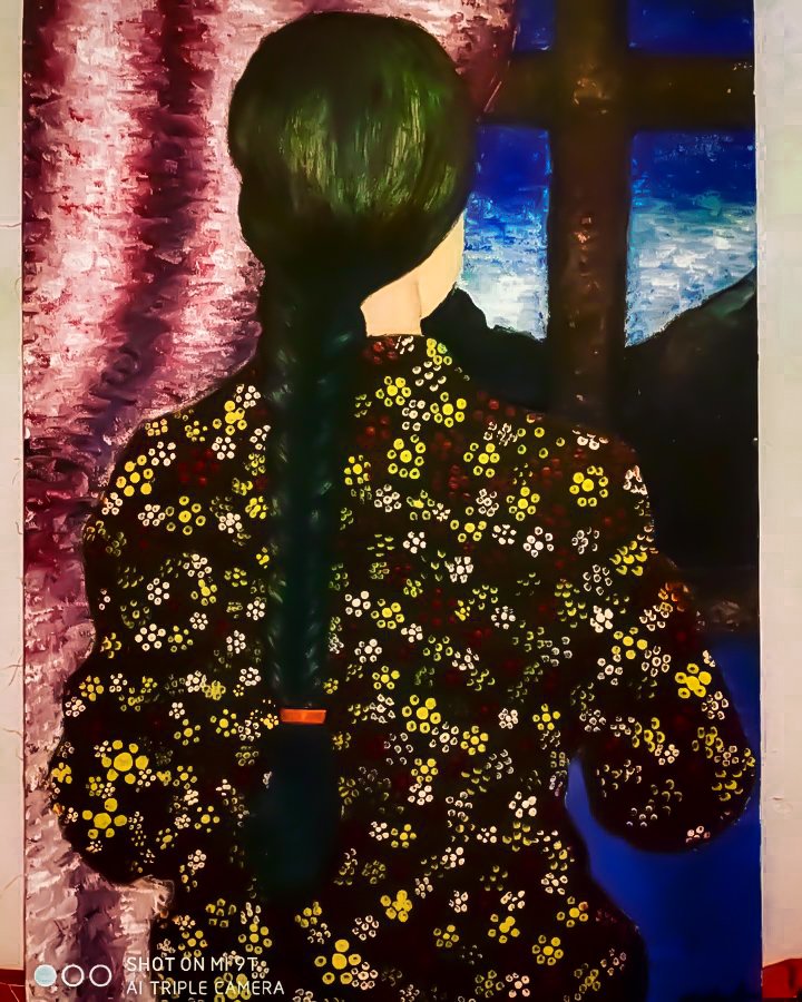 Öylece uzaklara bakıyorum, 
Hasret dolu bakışlar ile.
Dağların sesini duymaya çalışıyorum.
Beklediğim insanı fısıldayacak mı kulaklarıma?
Dağlara mı yakınlaşmam gerek,
Alnı çiziklerle dolu insanı yeniden görmem için...

#huner