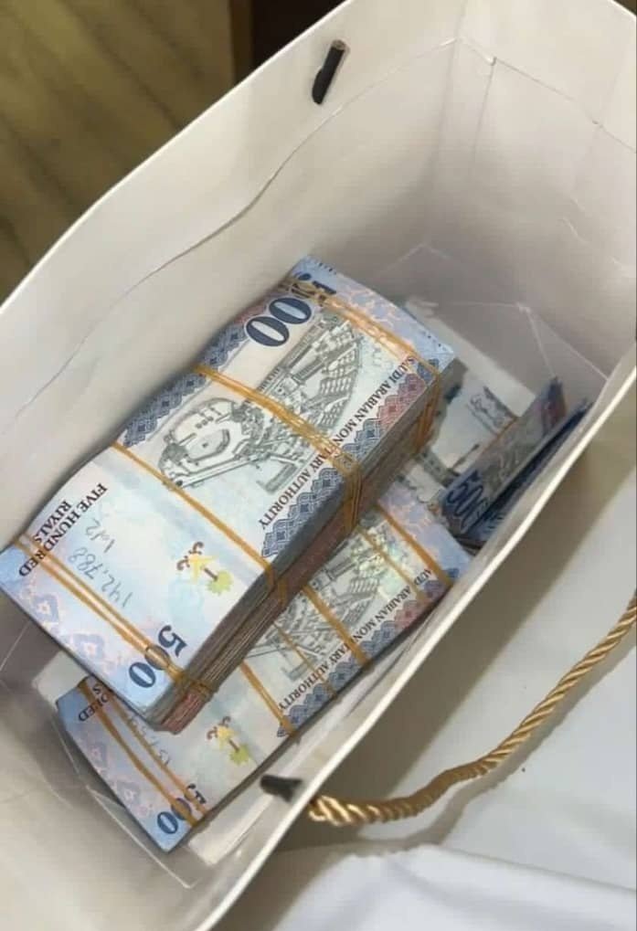 سحب على 50,000 الف

الفائز الأول 10000الف
الفائز الثاني 10000 الف 
الفائز الثالث 10000 الف
الفائز الرابع  10000 الف 
الفائز الخامس10000 الف
تابعني <a href="/Faisal1_Turki1/">فهد الشهراني</a> رتويت واكتب تم

الإختيار عشوائي من الريتويت والمتابعة بالتوفيق للجميع

#فوازير_غازي_الذيابي8
#بطاقاتنا_تفوز2