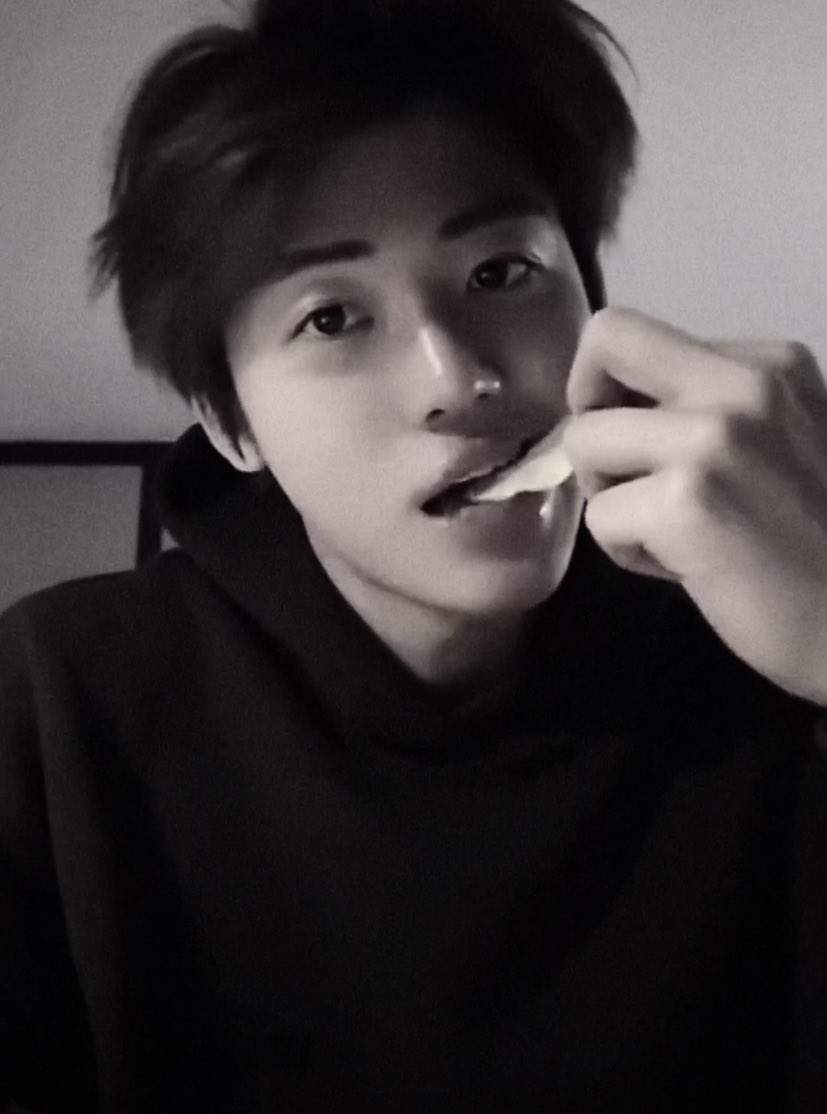 𒅒 (@shovlergut) on Twitter photo 