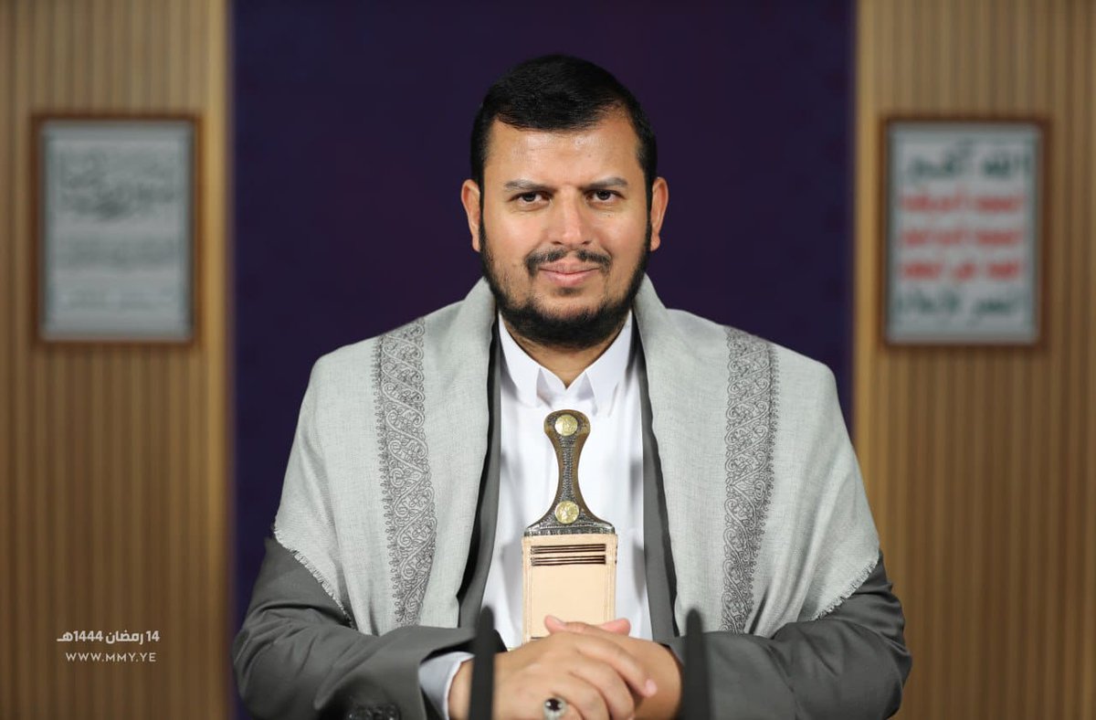 Abdulsalmjahaf's tweet photo. لم يخلق مثله في هذا الزمن ...
ألا ترى بلاغته وفصاحته وشجاعته وحكمته وقوة بأسه ورباطة جأشه ،إنه بحق قرين القران بلا منازع ،رايته أهدى الرايات وجنوده خير أجناد الأرض وعلى يديه تتحقق المعجزات ،سلما للمؤمنين وعدوا للمنافقين والمارقين والكافرين ..

إنه اليماني يا مؤمنين https://t.co/xJBWPBcXmF