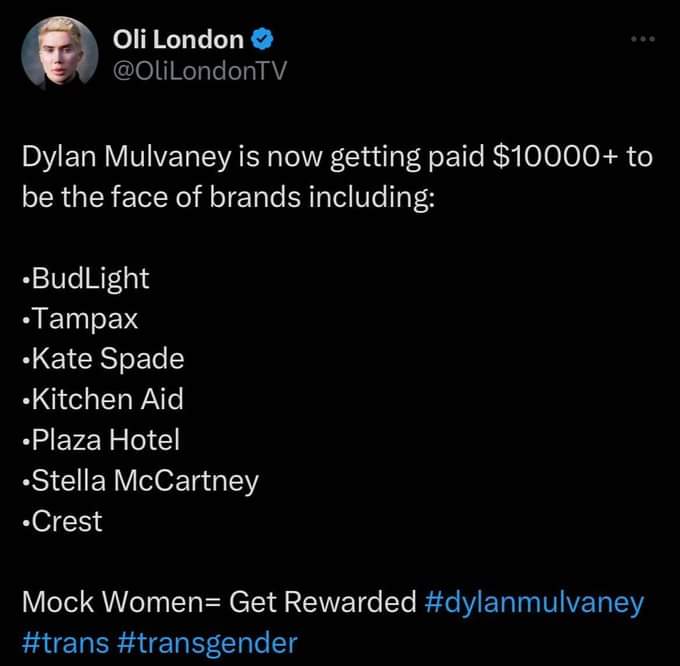 LittleRoxy26's tweet image. I can get over everything but TAMPAX! Ummm excuse the fuck out of ME but do any of you so called trans women out there have to deal with a PERIOD?? Fuck no because you don't not have  female body parts!!!  #WomensRights #notusingtampax #RealWomen #thattimeofthemonth #periods