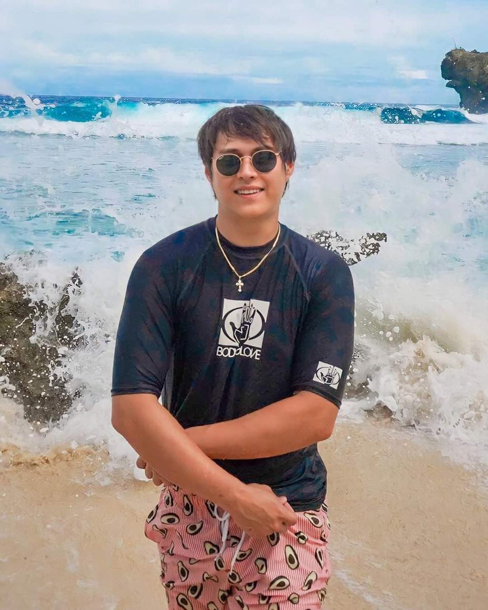 Anyta2410's tweet photo. Bringing this back so everyone has as wonderful a day as he did!

Love you 💕

#EnriqueGil https://t.co/n8Z4VG3kn0
