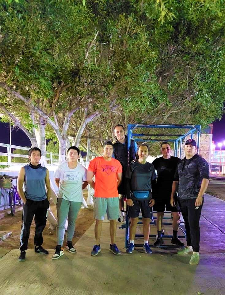 MattNavarrete's tweet photo. Hoy celebramos el #DiaInternacionalDelDeporte
La calistenia es un ejercicio accesible y versátil que mejora la salud física, mental y emocional, y puede ser adaptado a cualquier nivel de habilidad.  👊💪🐉
#SeSienteBien #LaPazBCS #BCS https://t.co/l5I2hrqhSh