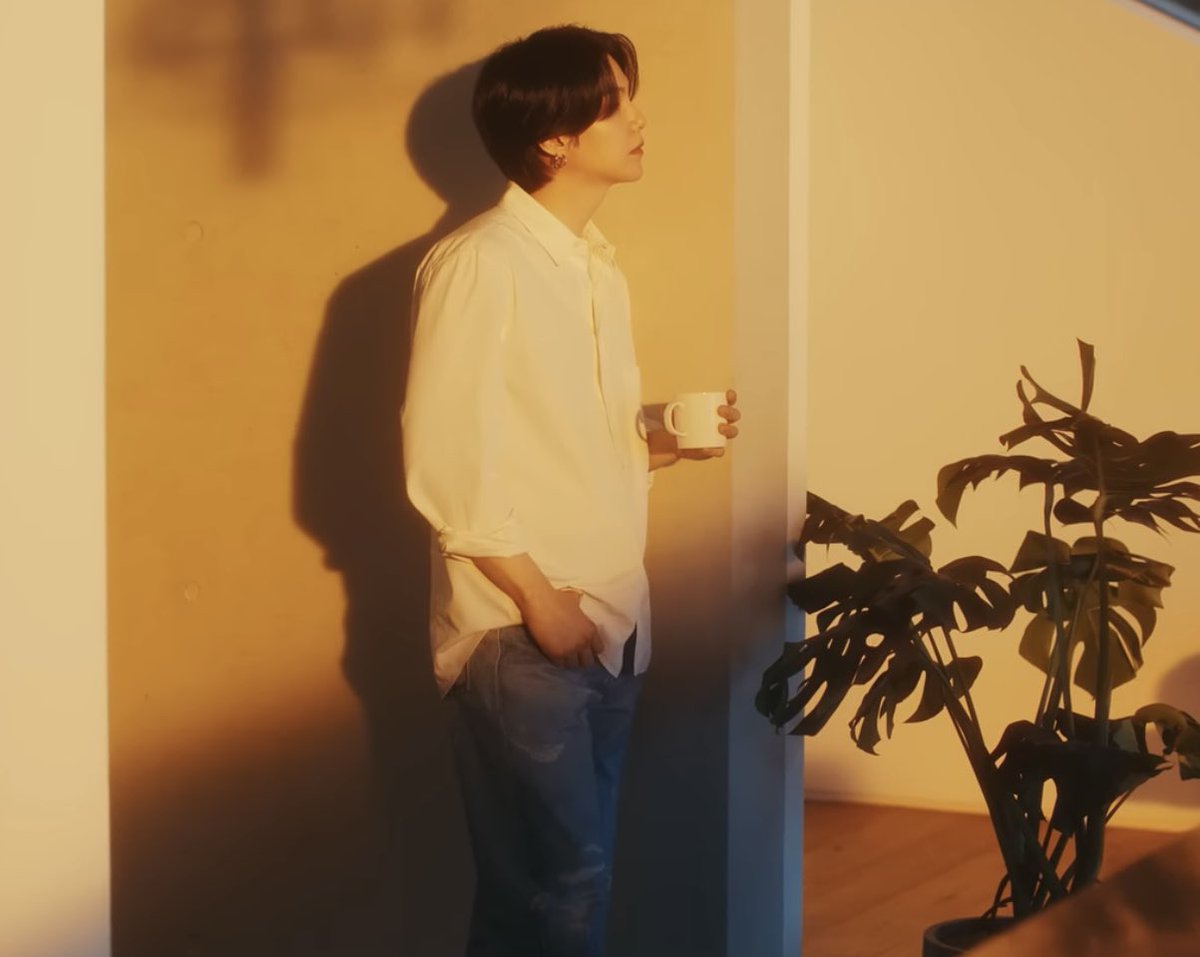 ‘You got that long hair, slicked back, white T-shirt’