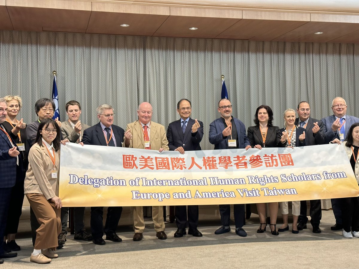 On April 6th, 
Led by Dr. Tseng Chien-Yuan, chairman of the Citizen Congress Watch. a delegation of 14 human rights scholars from Europe and America visited Taiwan. During their first stop, the delegation met with the president of the Legislative Yuan, You, Si-Kun.