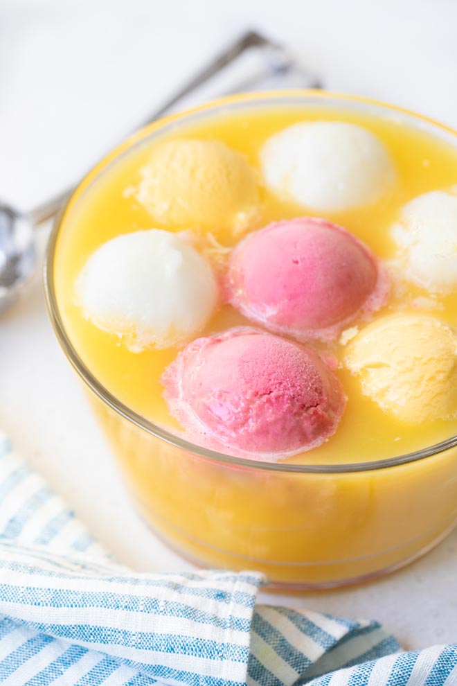 Orange Juice Punch Bowl

Fresh squeezed orange juice, sparkling water, and fruit sorbets made with fruit including pineapple, raspberry, and mango combine to create a tropical punch. 

Full recipe: medicalmedium.com/blog/orange-ju…