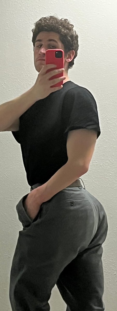 itlnjockspank's tweet photo. Casual pic in the mirror #bigass #cakes #cake #mancakes #cakedup #bubblebutt #dumptruck #dumpy #spankable #thiccgay #bull #beefyboy #hunk #spanking #bigbutt #manbutt #hugebutt #thiccnerd #malebooty #ass #bigbuttdork #barabutt #dilfbutt #glutes #cakedup #bigdadbutt #curlyhair https://t.co/UOpOLMWMbU