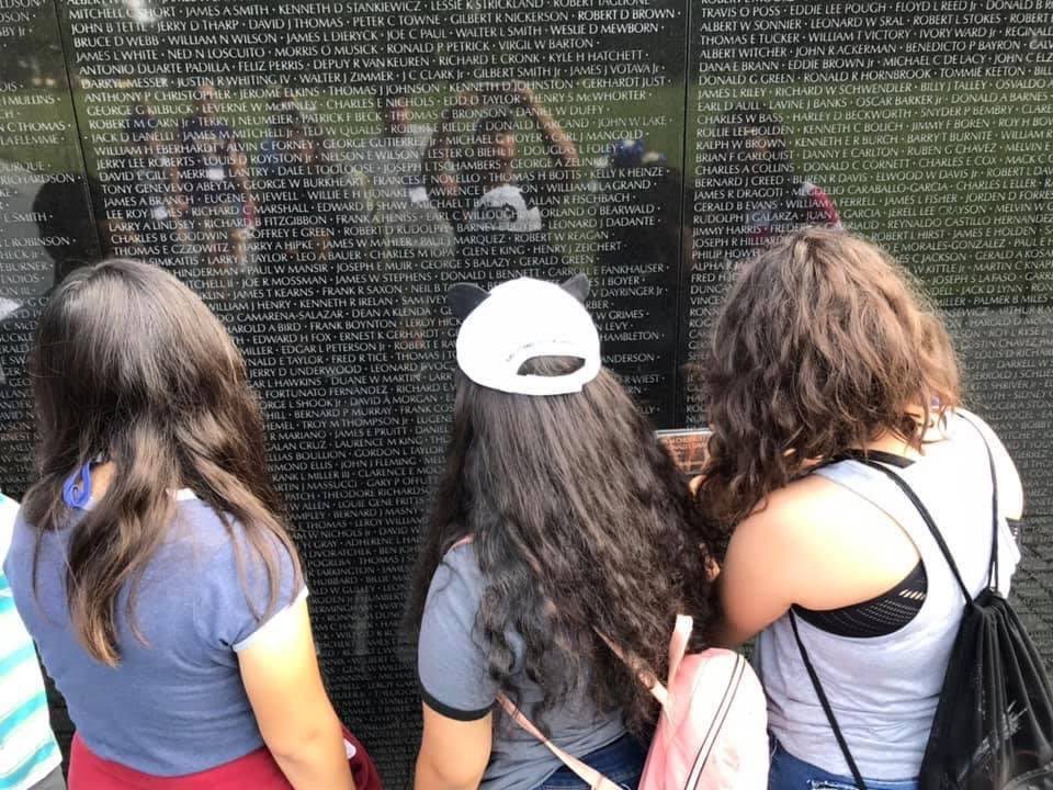 During this Month of the Military Child, our Girls Build LA & S2S teams are reflecting on our fond memories visiting our nation’s capital. We honor those who have fought for our freedoms and appreciate the sacrifices of military families and #milkids worldwide! 🙏