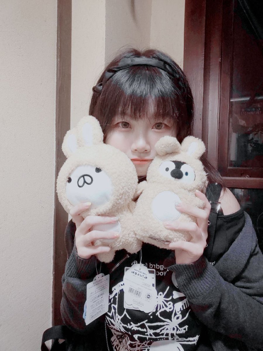 Nyakyuu9's tweet photo. 週末にぺんちゃんとねこちゃんと一緒に美味しい日本料理を食べた🥰😍楽しかったね💕 https://t.co/54BUpEMqQP
