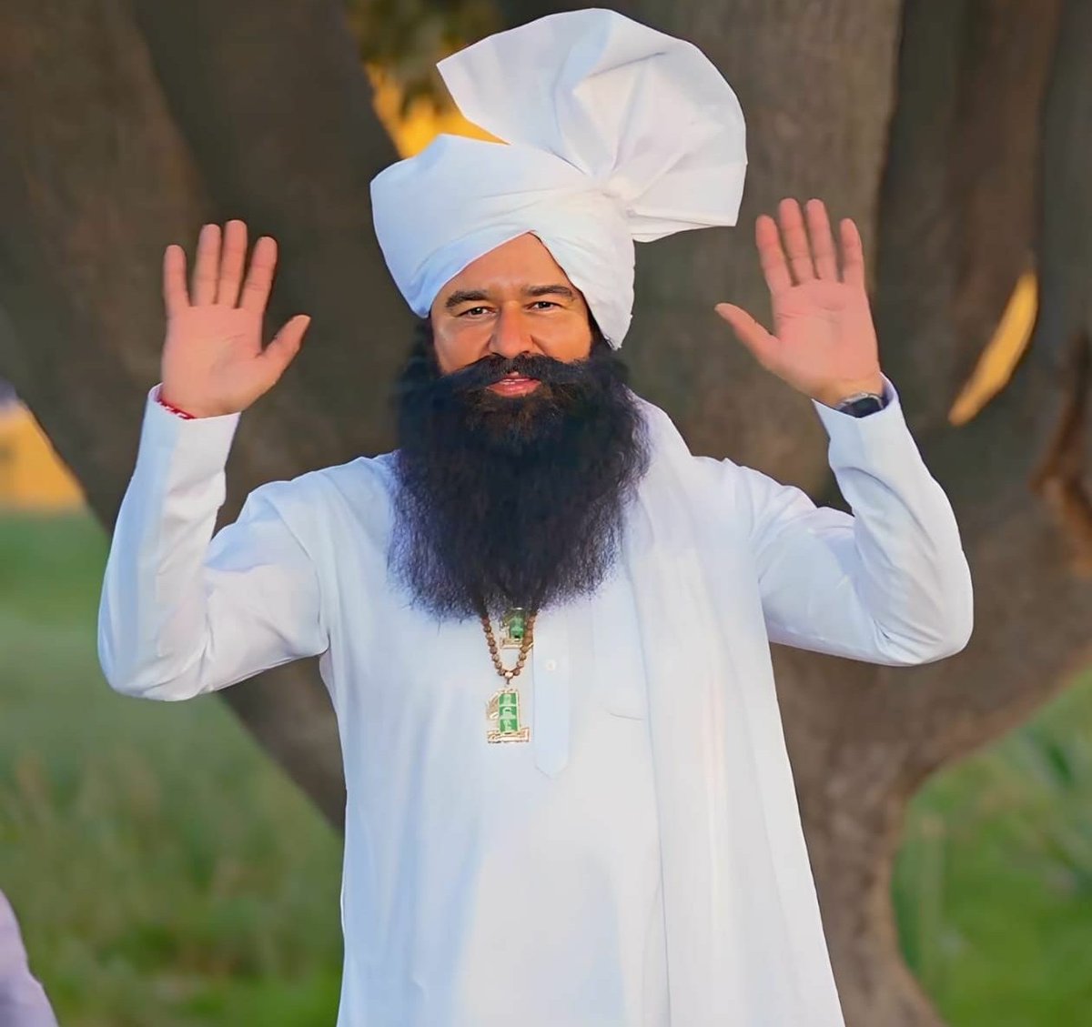 pure_soul_001's tweet photo. तू सबकी जिंदगी है , तू ही सबकी बन्दगी है ।
तेरी मुस्कान मे दाता , सबकी खुशी है।।✨💫🤲🌍❤️ #MsgMeet https://t.co/3uYrMIIYW8