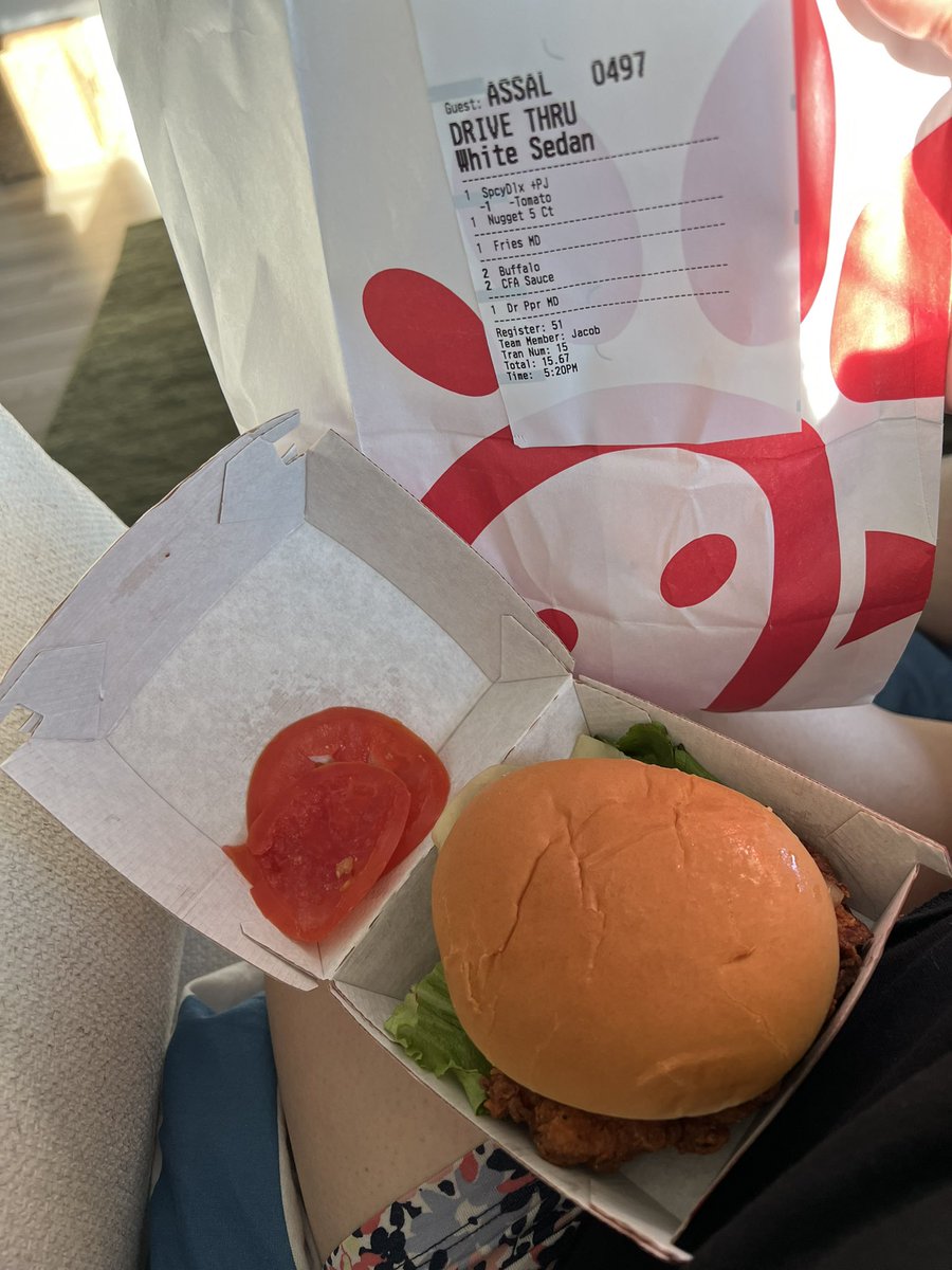 AsgariAssal's tweet photo. @ChickfilA I asked for no tomatoes 2 times, but they still messed up. What gives??? 🙃😢 https://t.co/dSvd7c2drH